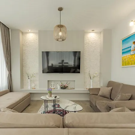 Villa Luxury 3 Bedroom With Private Pool, Jacuzzi And Sea View