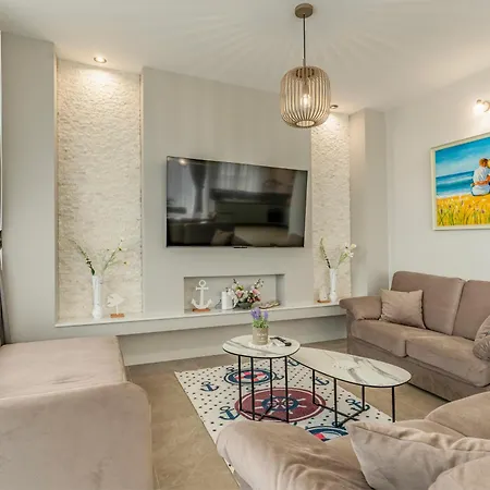 Luxury 3 Bedroom With Private Pool, Jacuzzi And Sea View * Lozenets
