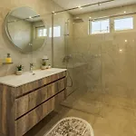 Luxury 3 Bedroom With Private Pool, Jacuzzi And Sea View Lozenets
